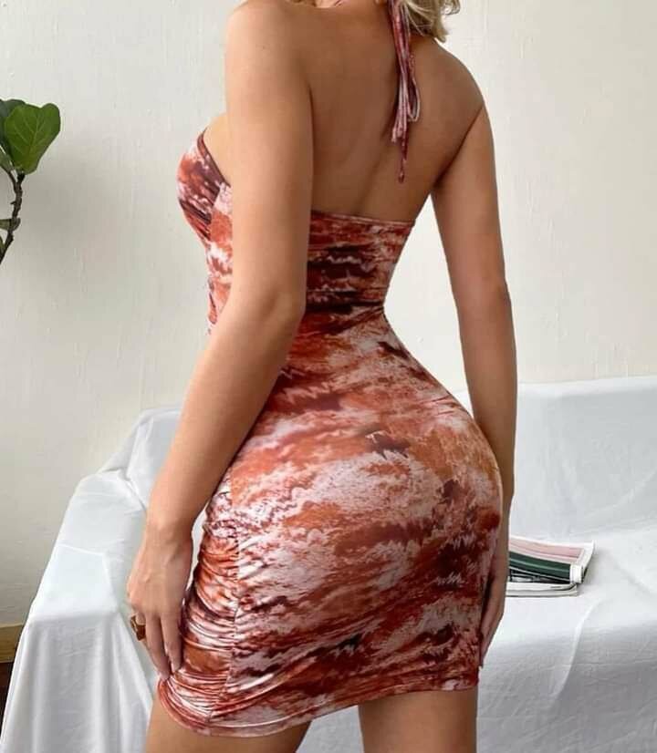 Robe Shein moulante dos nu