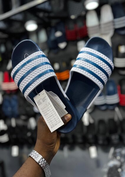 Adilette adidas slides