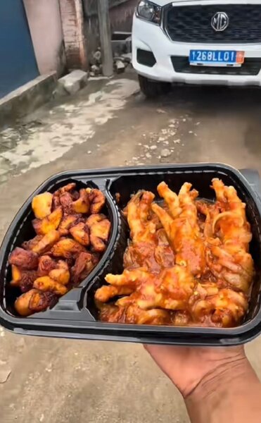 Patte de poulet avec alloco