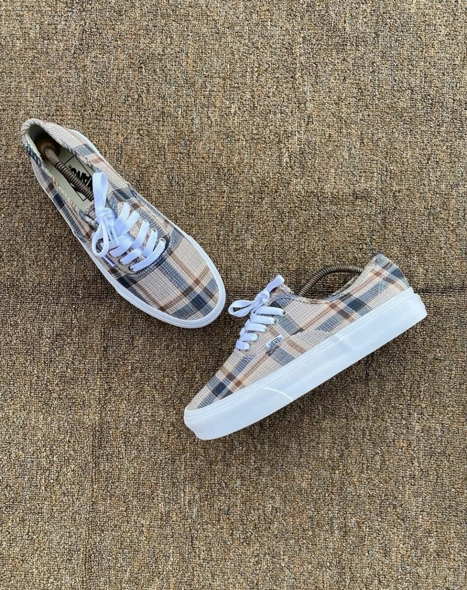 Vans à carreaux tendance