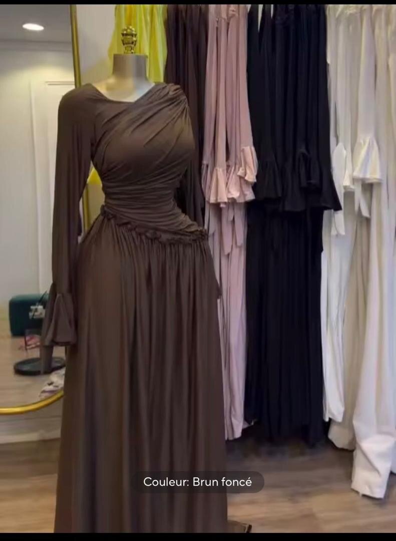 Robe longue élégante plissée