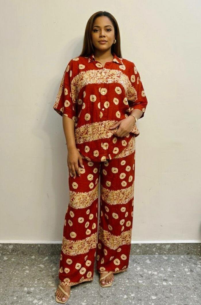 Ensemble féminin ethnique