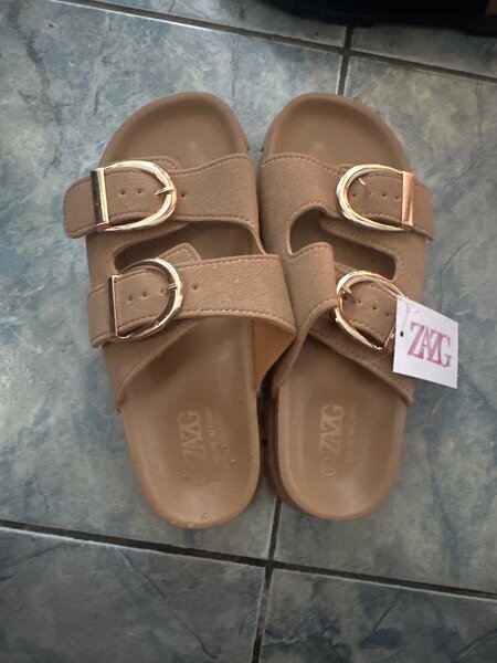 Sandales en cuir tendance