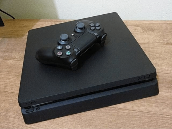 Console PS4 Slim avec manette