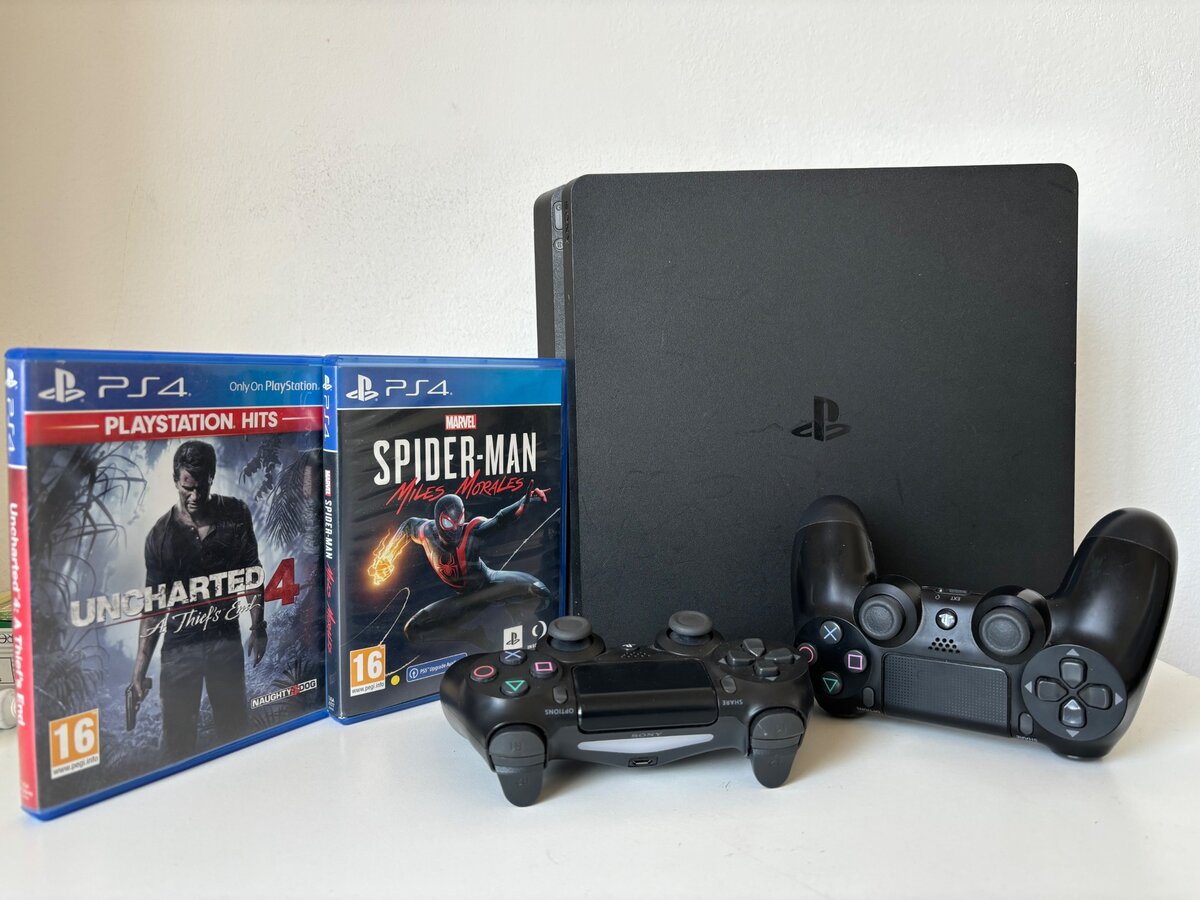 PS4 SLIM