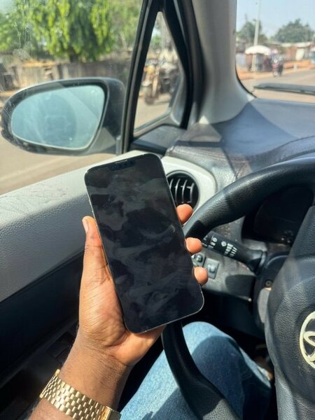 13 pro max 128gb Factory unlocked Bh 100