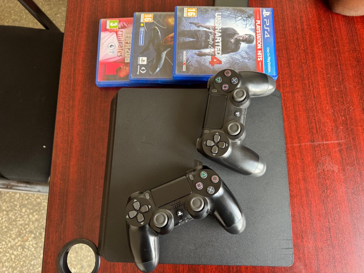 PS4 SLIM