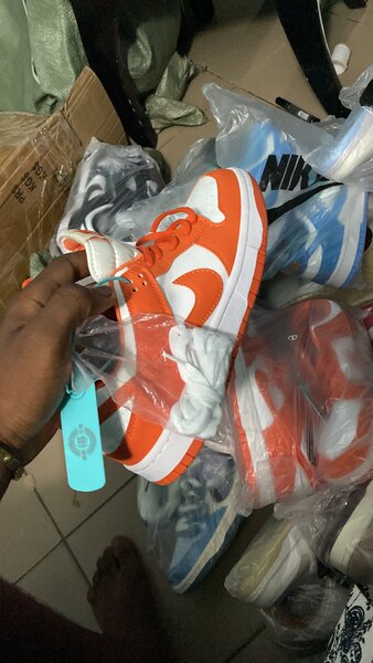 Baskets Orange et Blanches