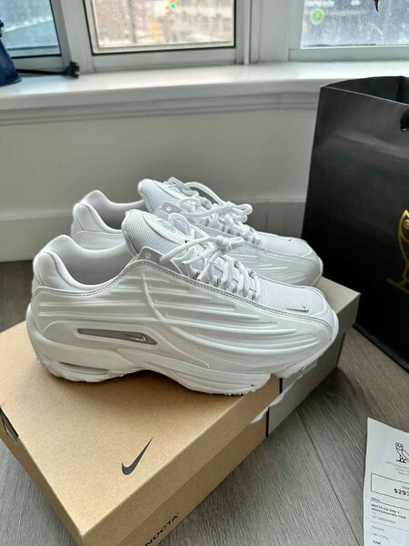 Baskets Nike modernes