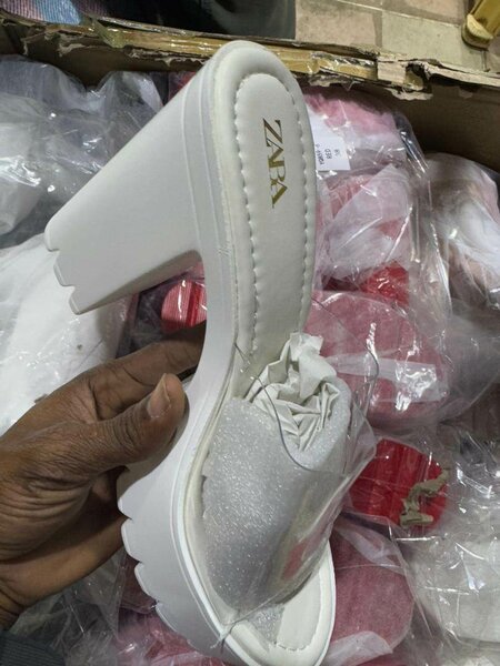 Chaussures à talons Zara