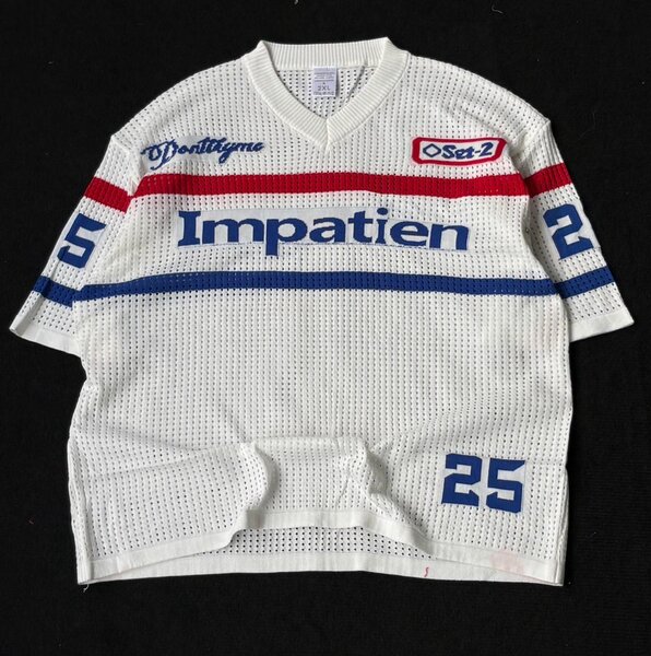 Pull sans manches à motifs unique