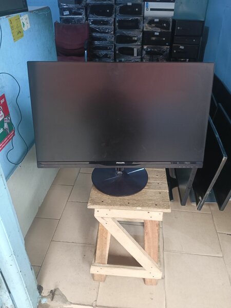 Philips 27" LED Monitor