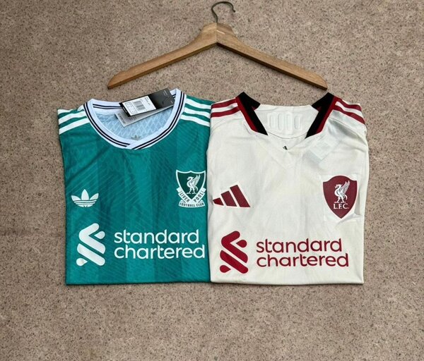 Maillots de football originaux