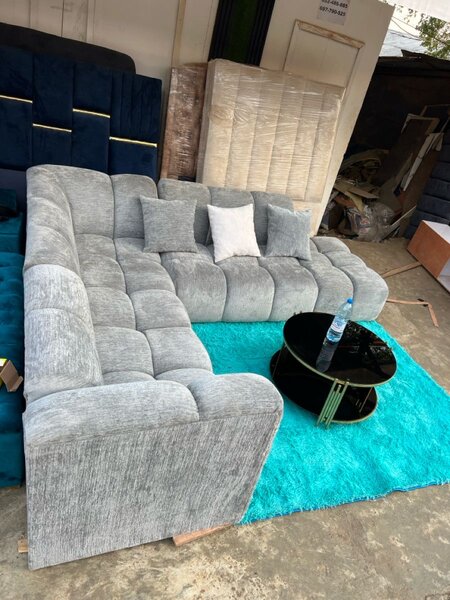 Canapé d'angle gris moderne