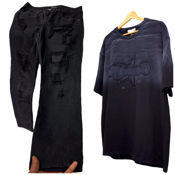 Ensemble T-shirt et Jeans Déchirés