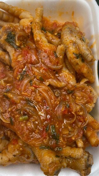 Patte de poulet épicé