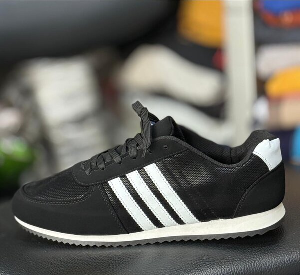 Sneakers noirs unisexes stylés