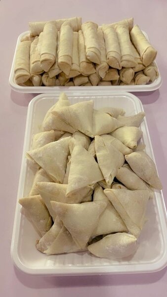 Spring rolls and samosa