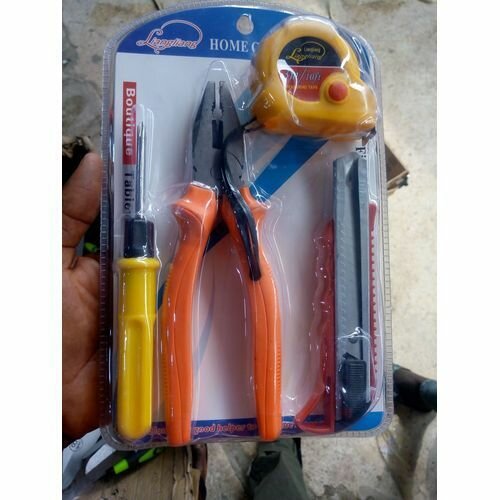 Kit 4Pcs / Pince / Cutter / Tournevis/ Metre