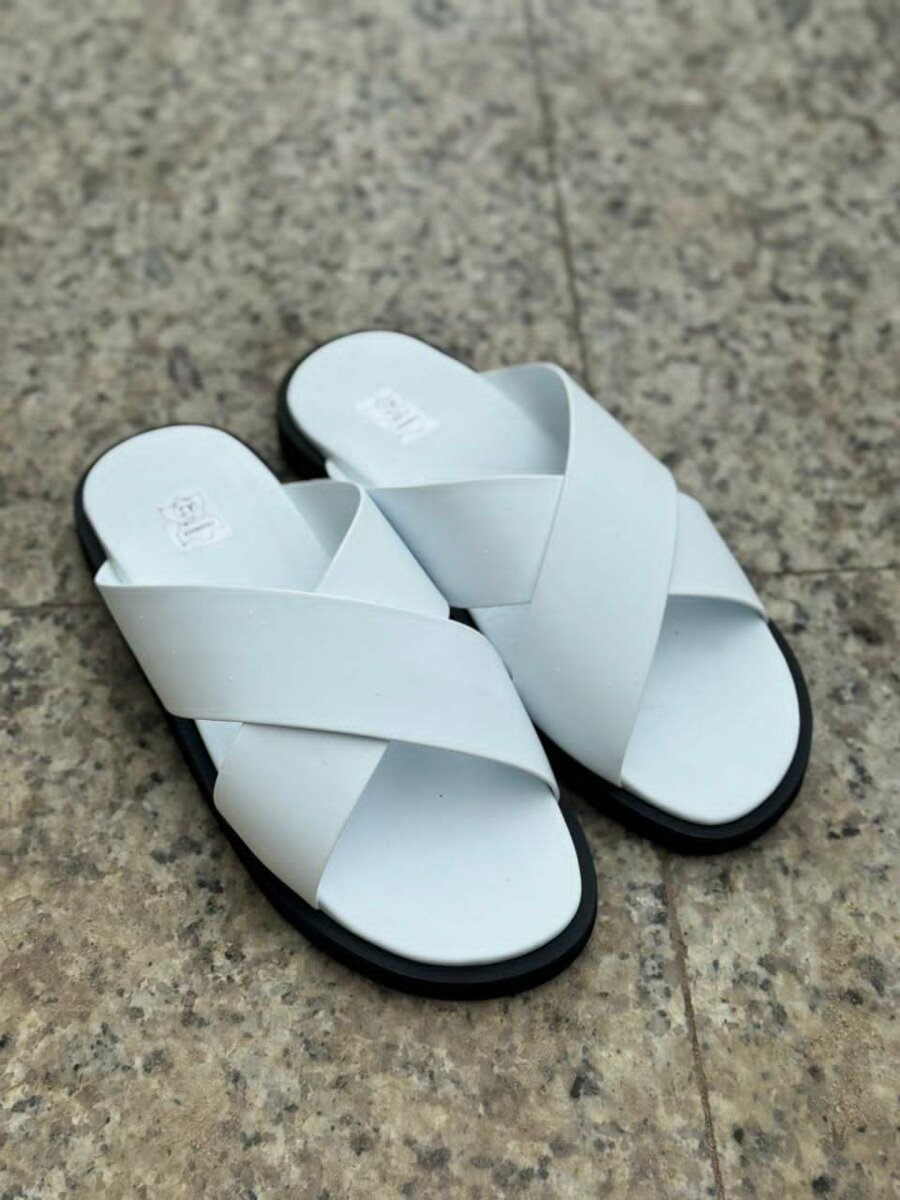 Sandales croisées élégantes