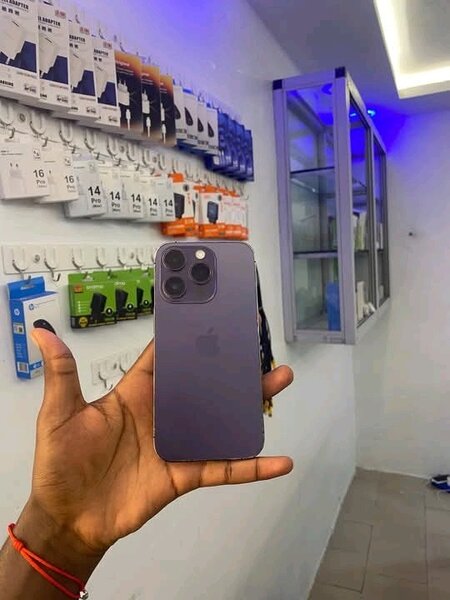 iPhone 14 pro 128 Go