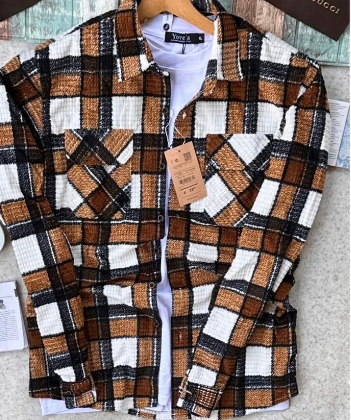 Chemise à carreaux stylée