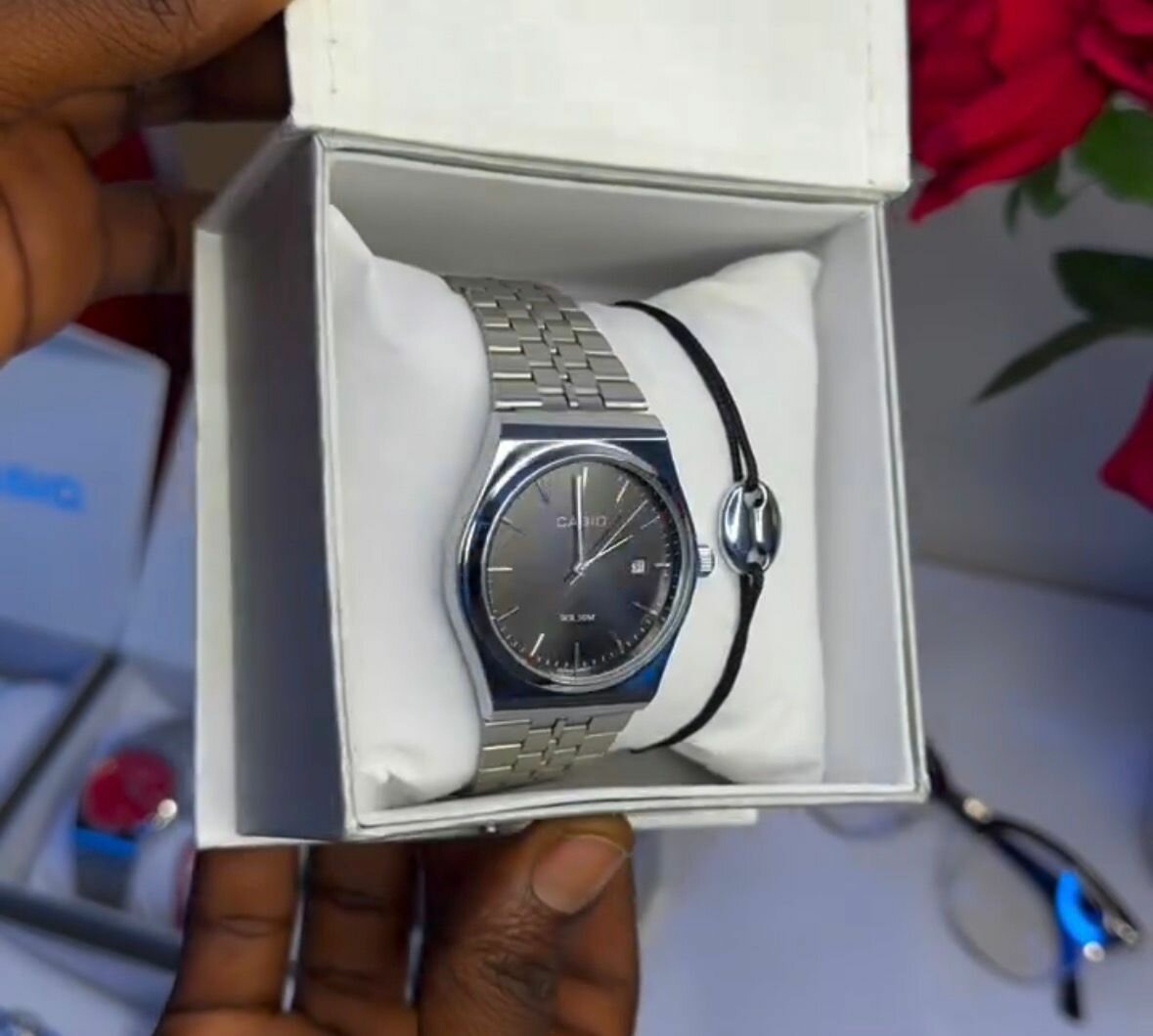 Montre élégante homme acier