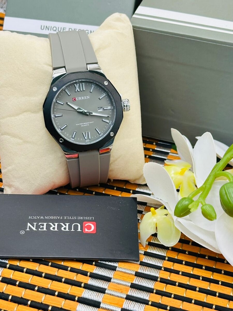 Montre élégante CURREN