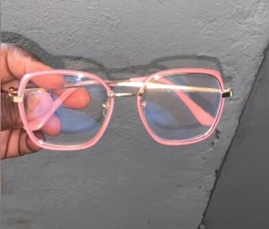 Lunettes carrées roses élégantes