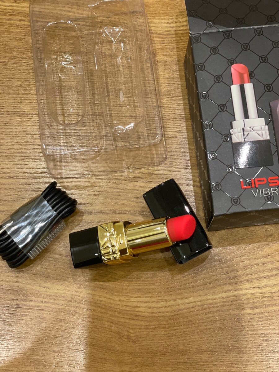 Lipstick vibrator
