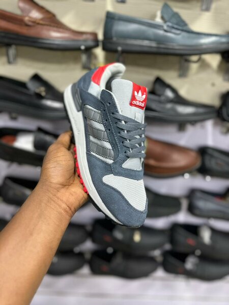 Chaussures de sport Adidas