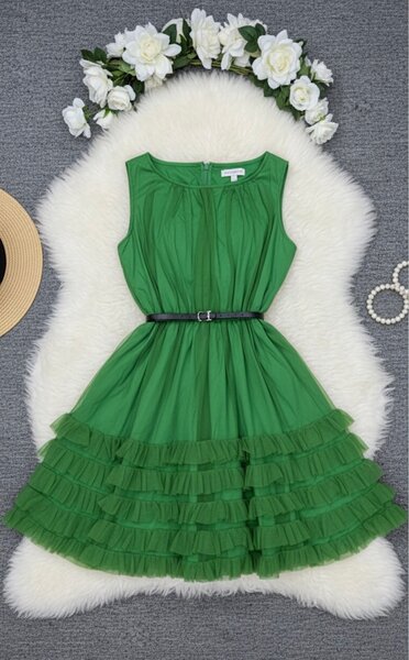 Robe verte sans manches