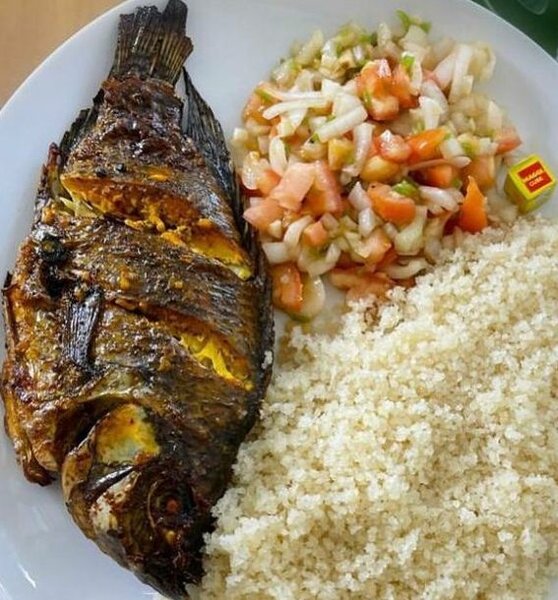 ATTIÉKÉ POISSON CARPE BRAISÉ