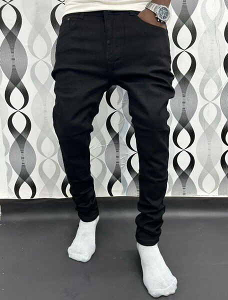 Jeans slim noirs pour hommes
