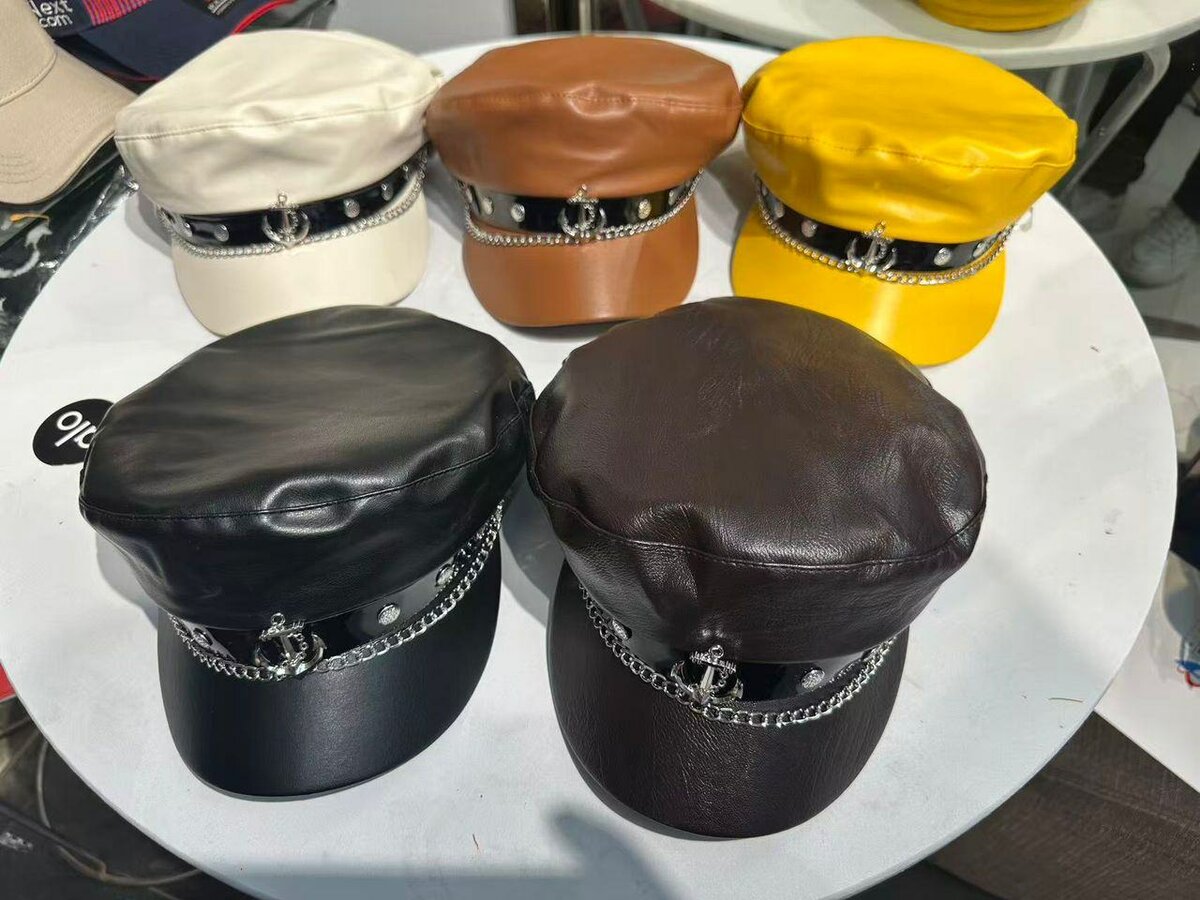 Casquettes en cuir élégantes