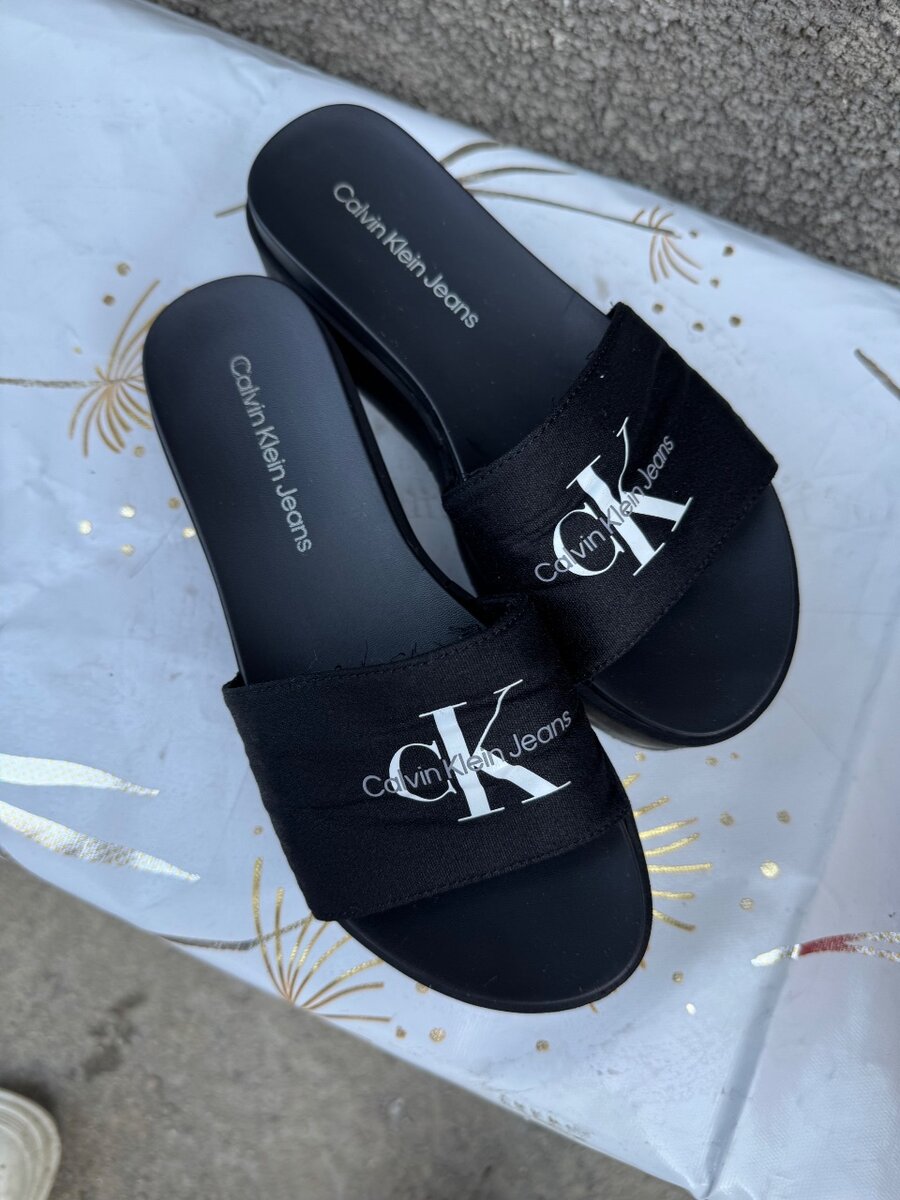 Продаю CalvinKlein