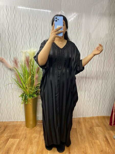 Robe longue élégante noire