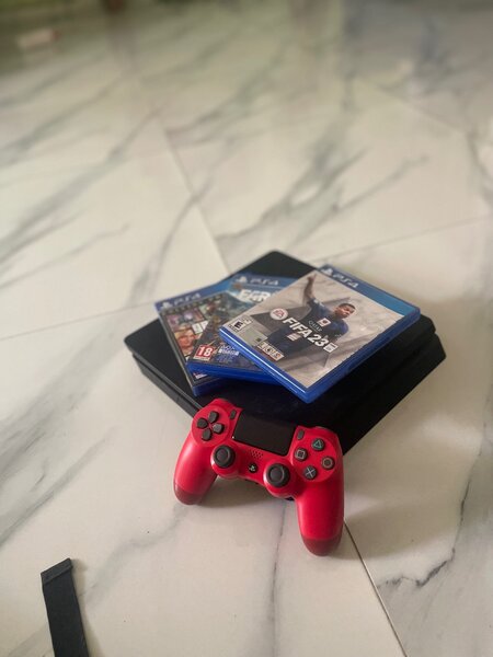 Console PS4 slim