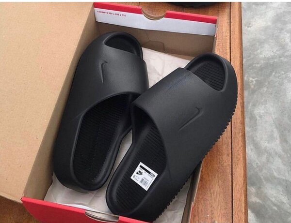Nike calm Slides