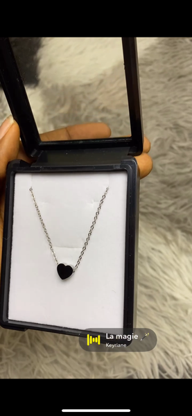 Collier cœur noir élégant