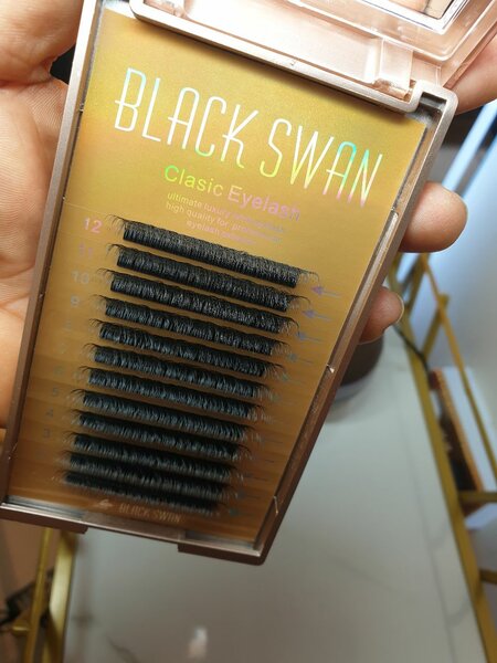 Black Swan eyelashes Extension