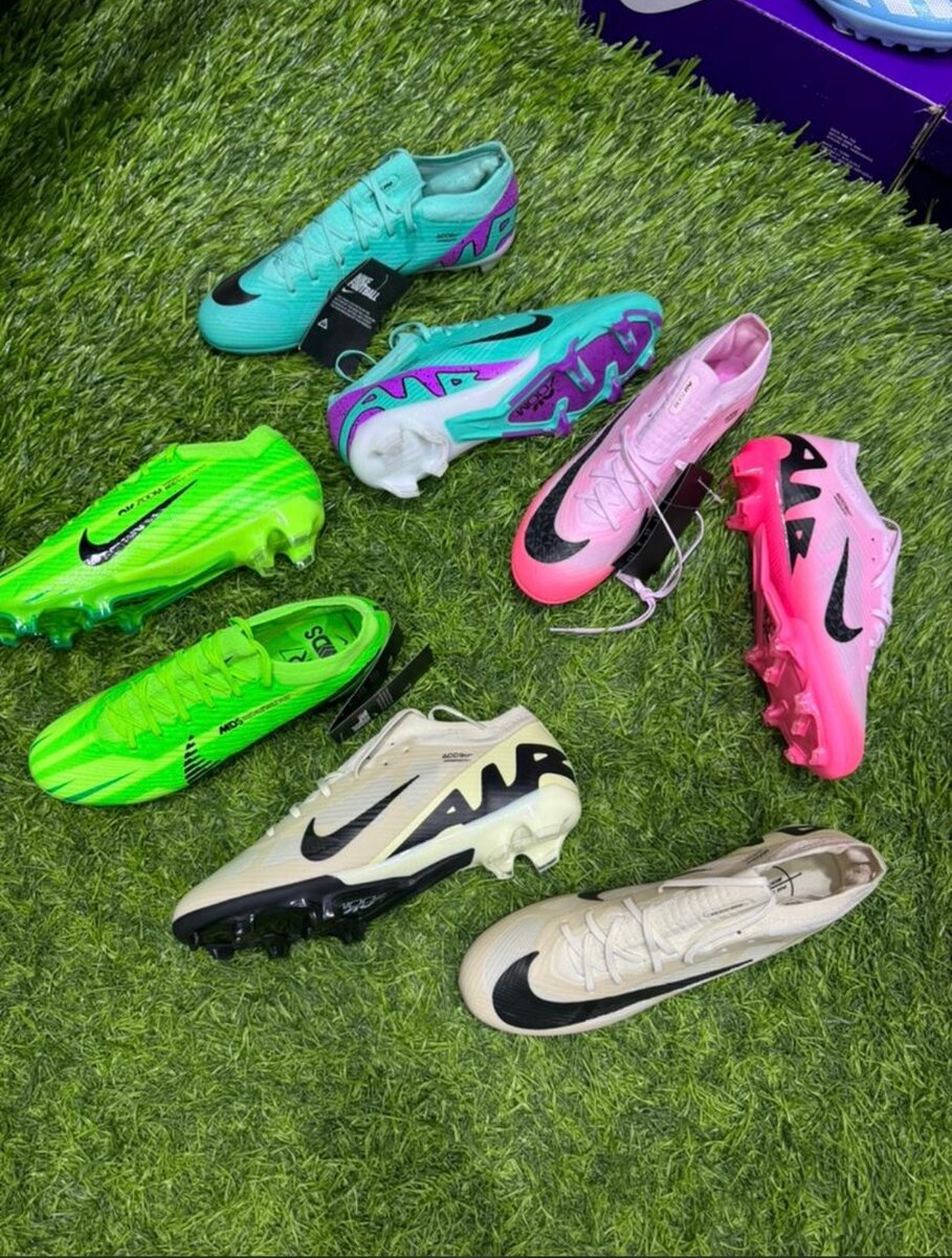 Crampons de football pro disponible ️