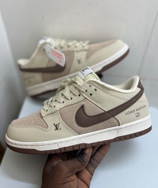 SB Dunk Low/ Luis Vuitton