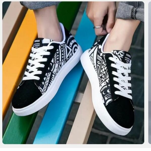 Baskets Noires Graphiques