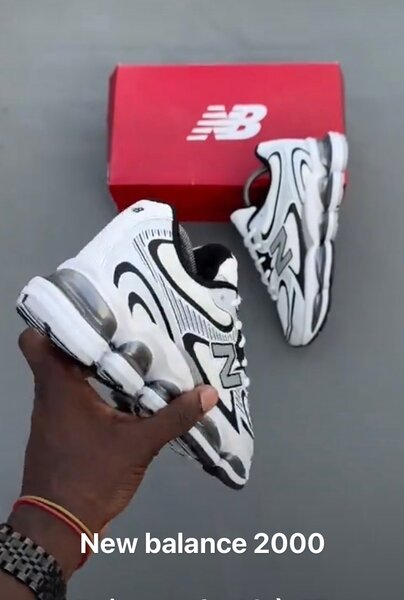 Baskets New Balance 2000