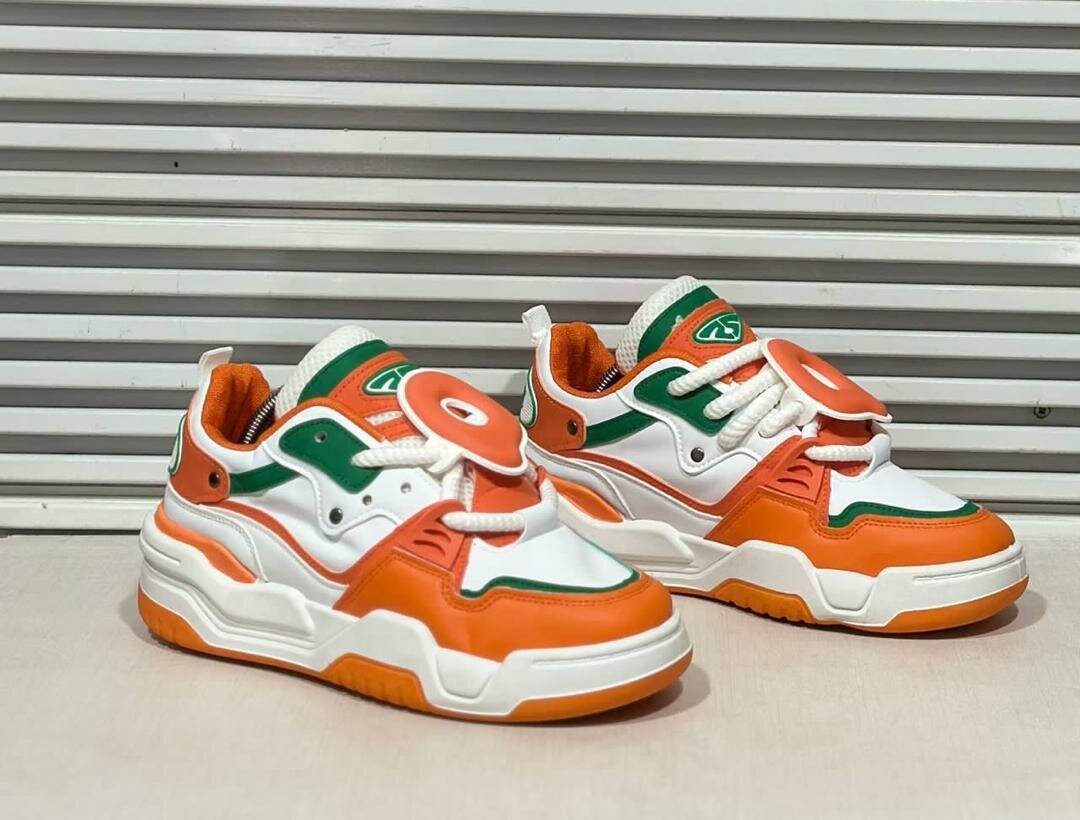 Baskets tendance orange et vert