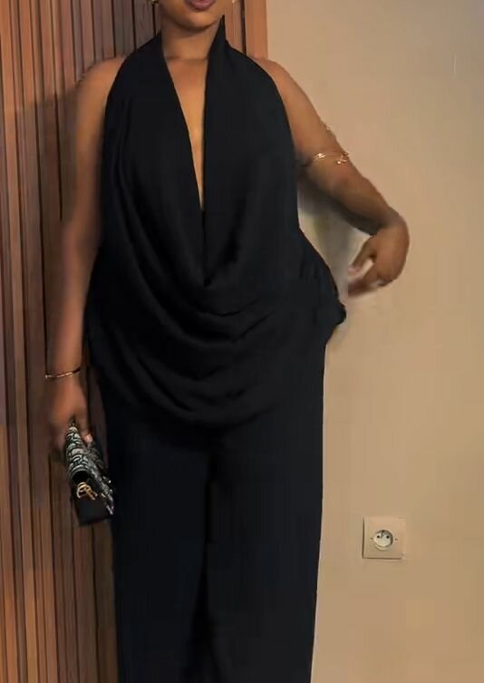 Combinaison élégante sans manches