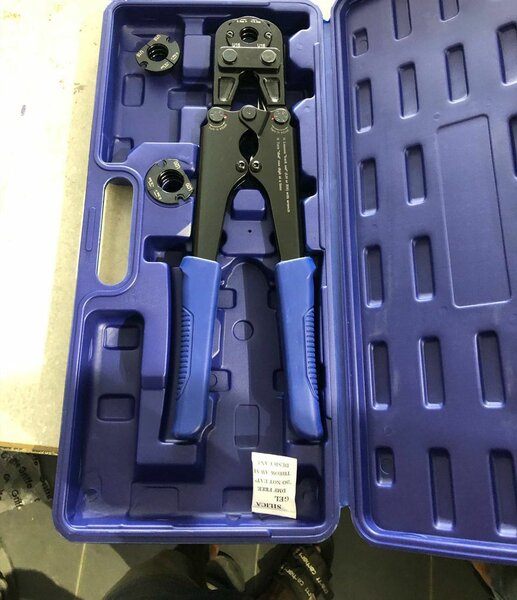 Pince à sertir pexalu