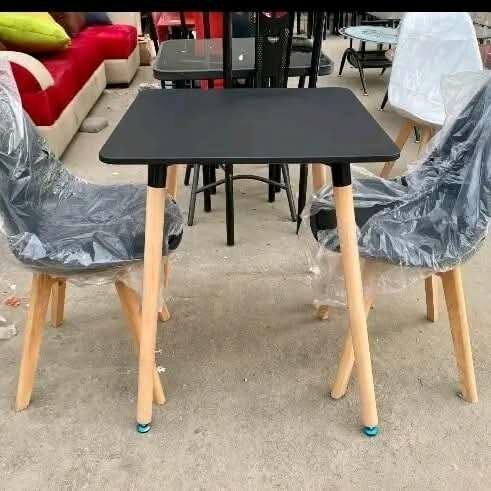 Ensemble Table et Chaises Modernes