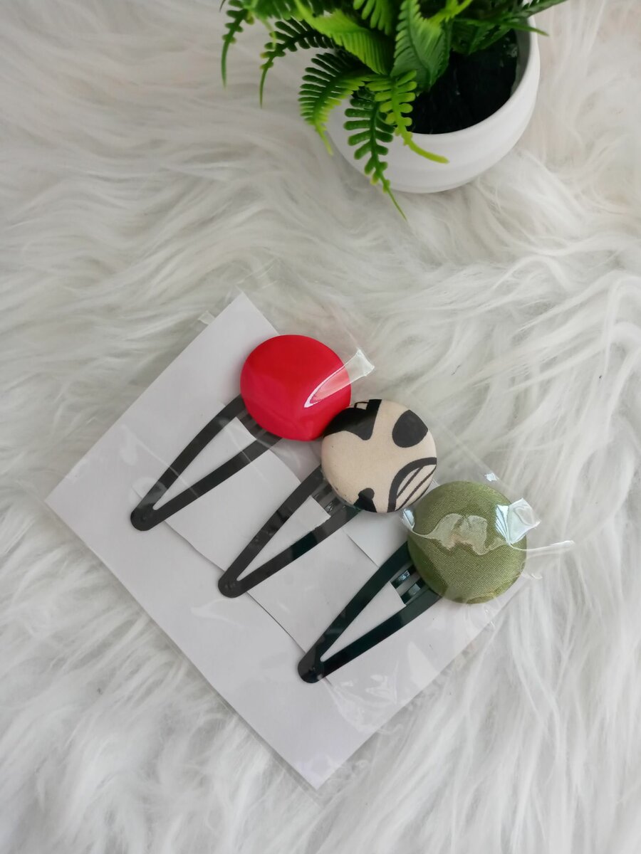 Handmade Button Hairclips